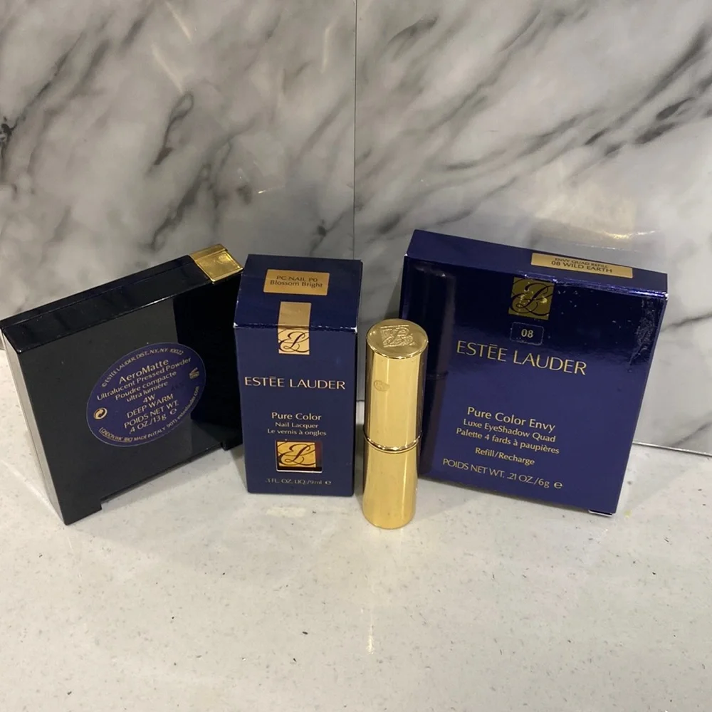 Full size Estée Lauder powder lipstick, nailpolish 4 eyeshadow - Picture 2 of 9